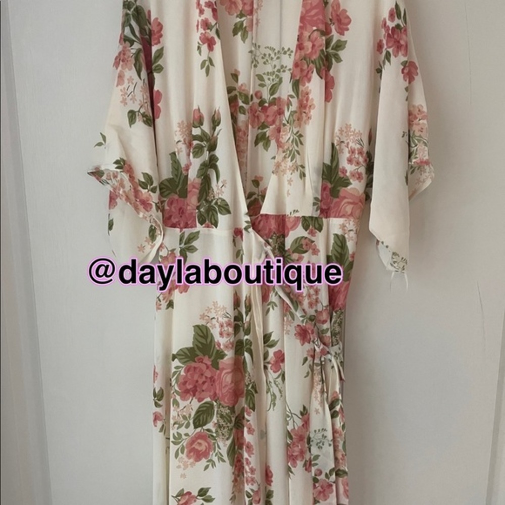 Reformation Winslow Dress Corsage - Picture 5 of 7